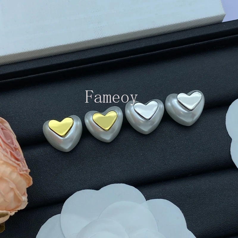 2024 Fashion Classic Geometry Women's Earrings