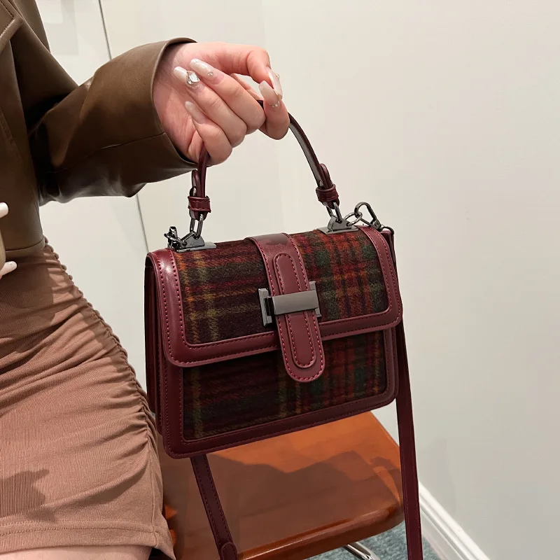 2023 Winter New Luxury Designe Crossbody Bags For Women Classic Vintage Woolen Shoulder Purses Fashion Casual Female Handbags