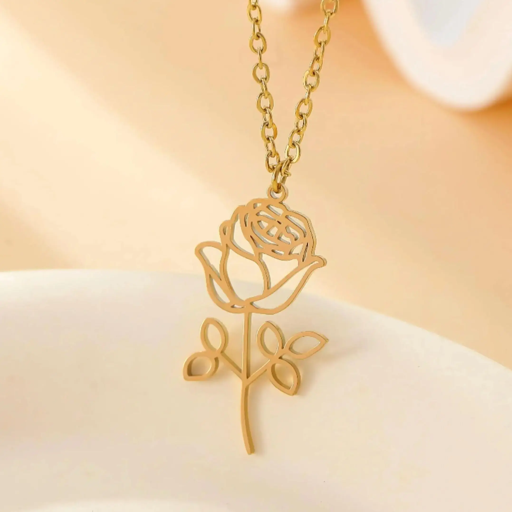 Customized Stainless Steel Rose Necklace Minimalist Custom Flower Necklace Romantic Valentine's Day Gift For Her