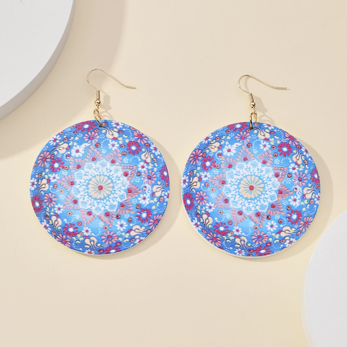Женские круглые серьги-подвески с голубым цветочным принтом