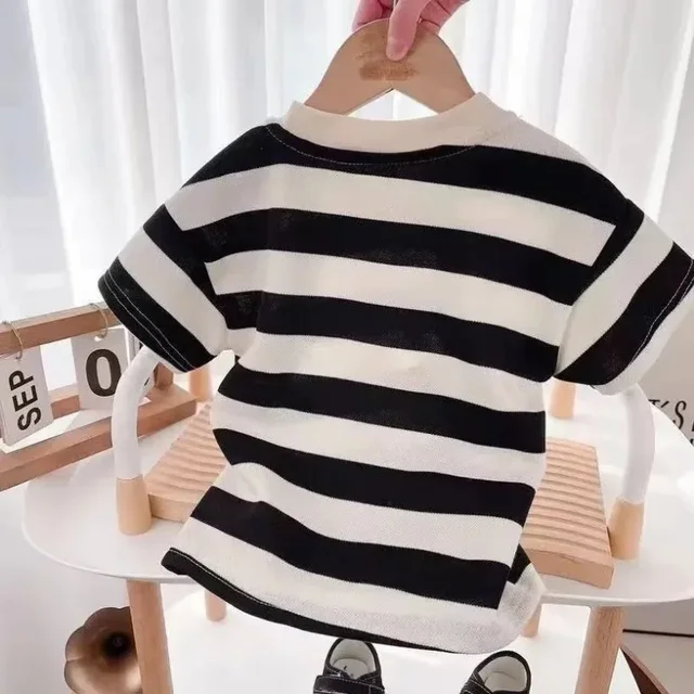 Conjuntos de verano para niños y niñas, camiseta de manga corta a rayas y pantalones cortos, chándales de cuello redondo a la moda para bebés, trajes para niños - Imagen 2