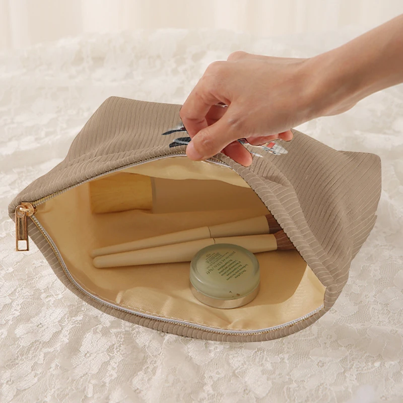 1 Christmas themed corduroy makeup bag, lightweight zipper makeup storage box, multifunctional bag with lining