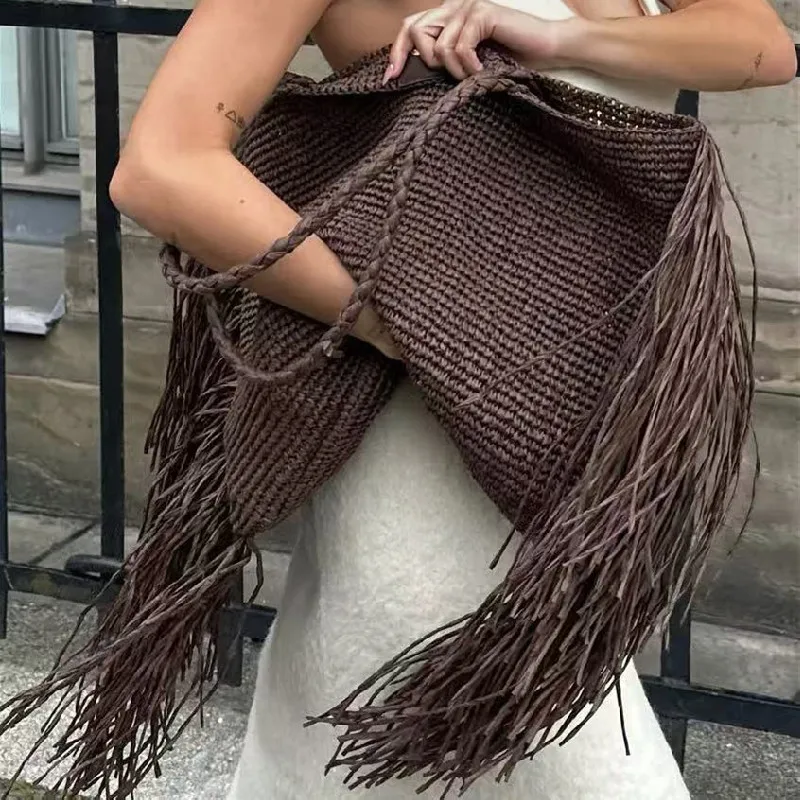 Hollow Out Tote Bags For Women Luxury Designer Handbag Purse New Weave Large Capacity Tassel Shoulder Straw Beach Bag