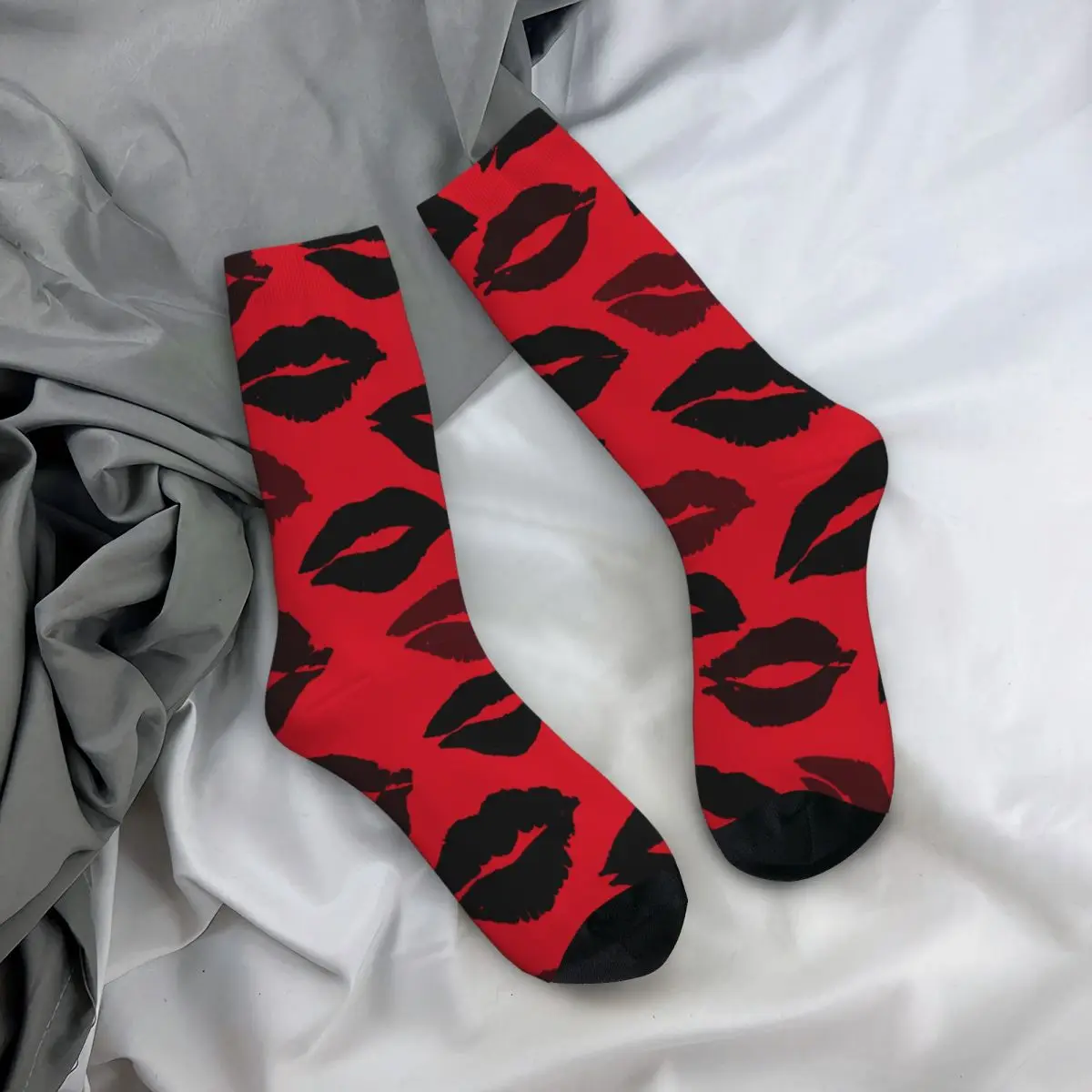 

Retro Black Red Kiss Lips Pattern Basketball Socks Polyester Crew Socks for Women Men Non-slip