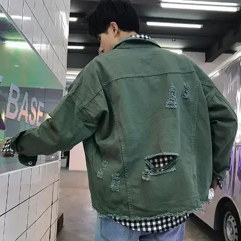 thumbnail image 1 of Chaqueta vaquera negra con botón de agujero para hombre, chaqueta vaquera rasgada para hombre, otoño, verde, invierno, 2024, moda japonesa, precio bajo, Joker Elatic, 1 of 5
