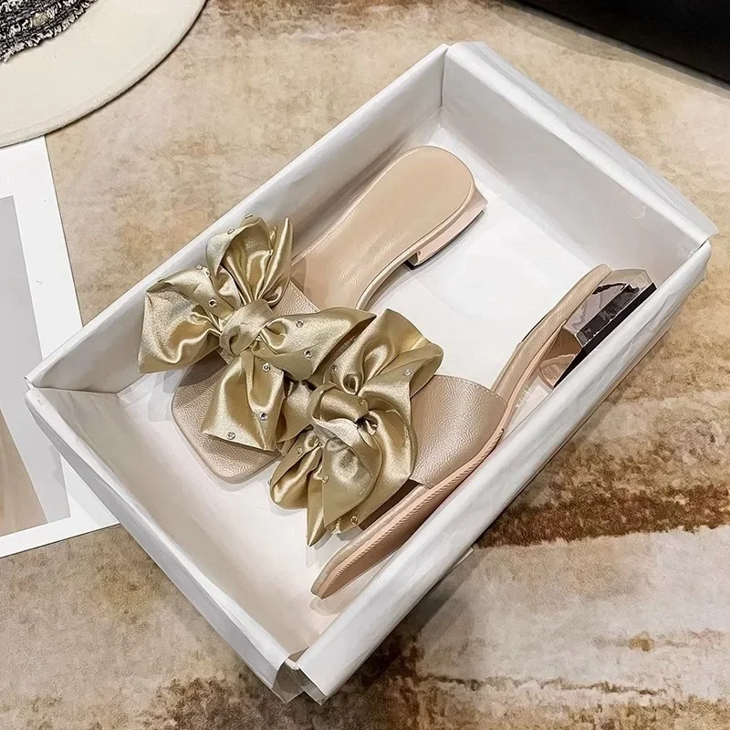 

Женские летние шлепанцы с бантом, на толстом каблуке