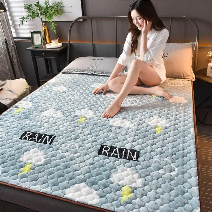Mattress Topper Thickened milk velvet antiskid Flannel soft cushion warm tatami mattress washable