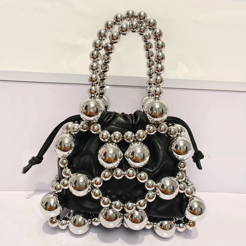 thumbnail image 1 of Bolsos de noche para mujer, bolsos y carteras de diseñador de lujo para mujer, novedad de 2024, en mini cubo trenzado con cuentas de PU, para llevar al hombro o en la muñeca, 1 of 4