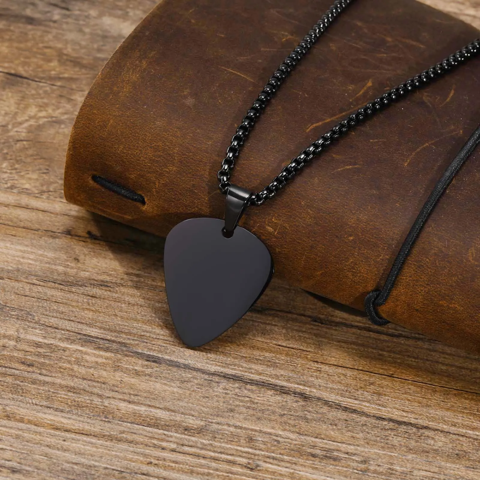 Vnox Dropshipping New Unique Guitar Pick Necklace for Men