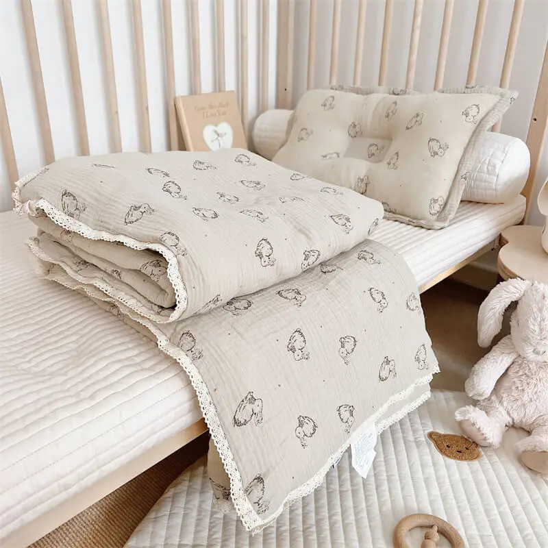 Cotton Muslin Bunny Quilt Warm and lightweight baby quilt for all seasons120x150cm