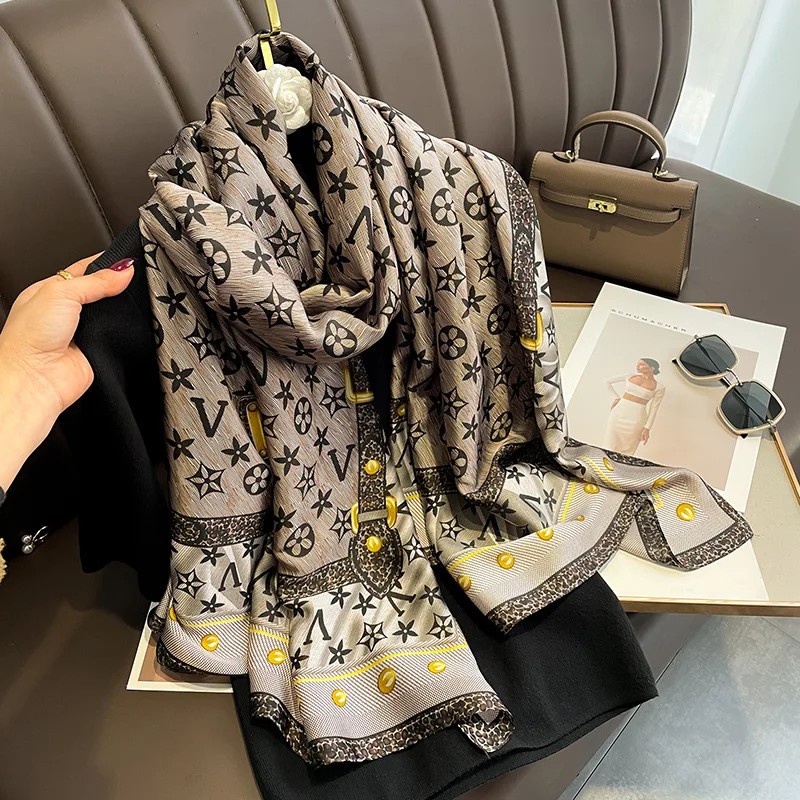 MODEST SCARF WITH TASSEL LOST CITY