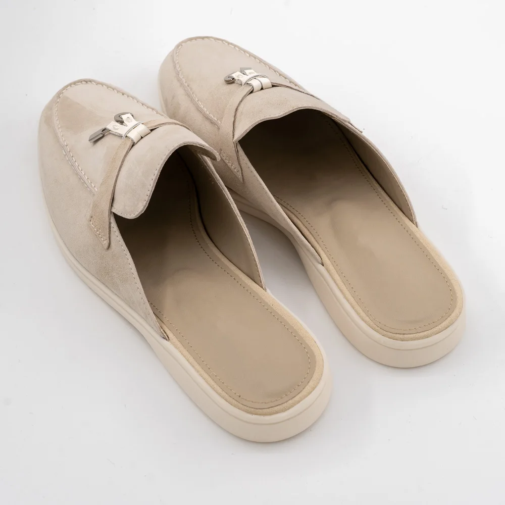 Рисунок 3 - Замшевые лоферы с бахромой и застежкой