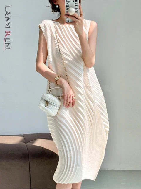LANMREM Niche Chic Irregular Sleeveless Pleated Dress For Women 2025 New Round Collar Loose Casual Summer White Dresses 2DB3199