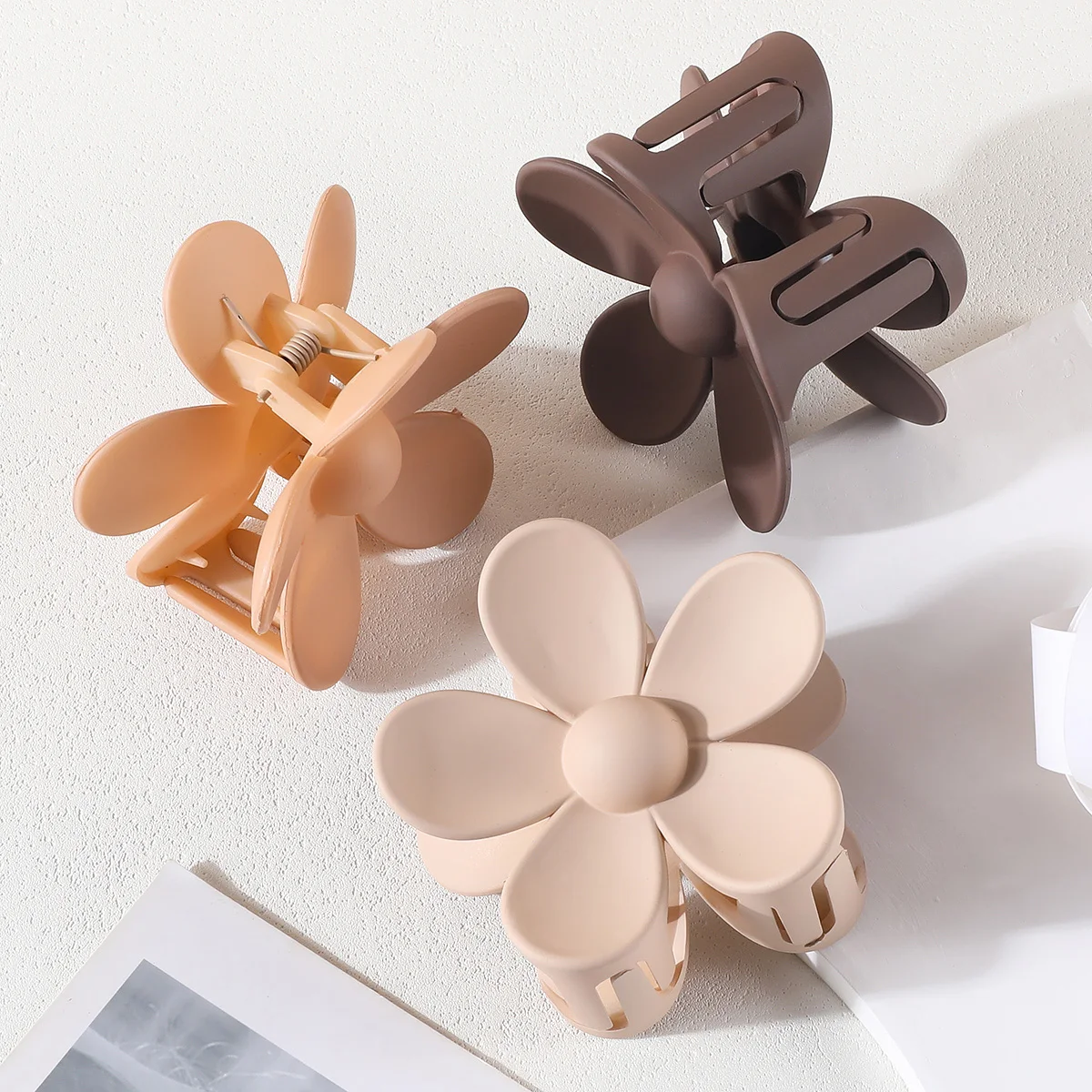 Hair Clips 3Pcs Women Fashion Flower Hair Claw Clips Matte Hair Clips Girls Non Slip Hairpins for Thick Women Accessories