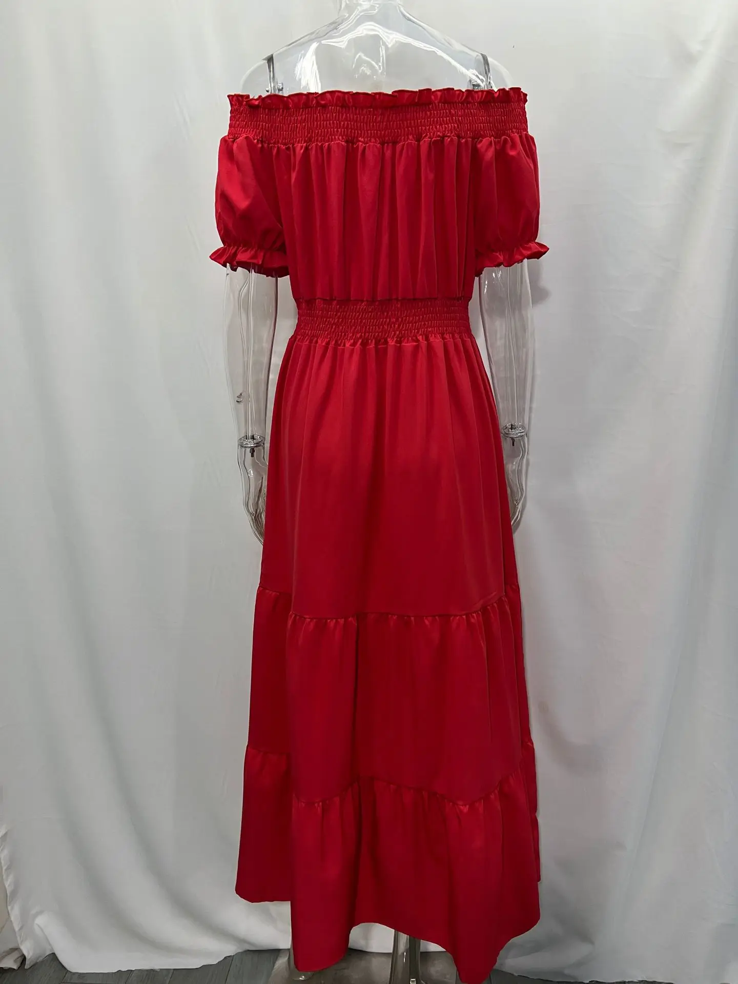 Vestido de verano 2025 rojo de manga corta, sexy, para fiesta de noche, largo, ajustado, de color liso, con volantes, cintura elástica y cuello oblicuo.