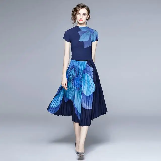 Fashion pleated clothing set, women's printed slim  top, long sleeved pleated skirt, two-piece set  skirts for women