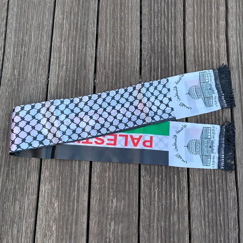 Рисунок 3 - Женская атласная шаль с принтом