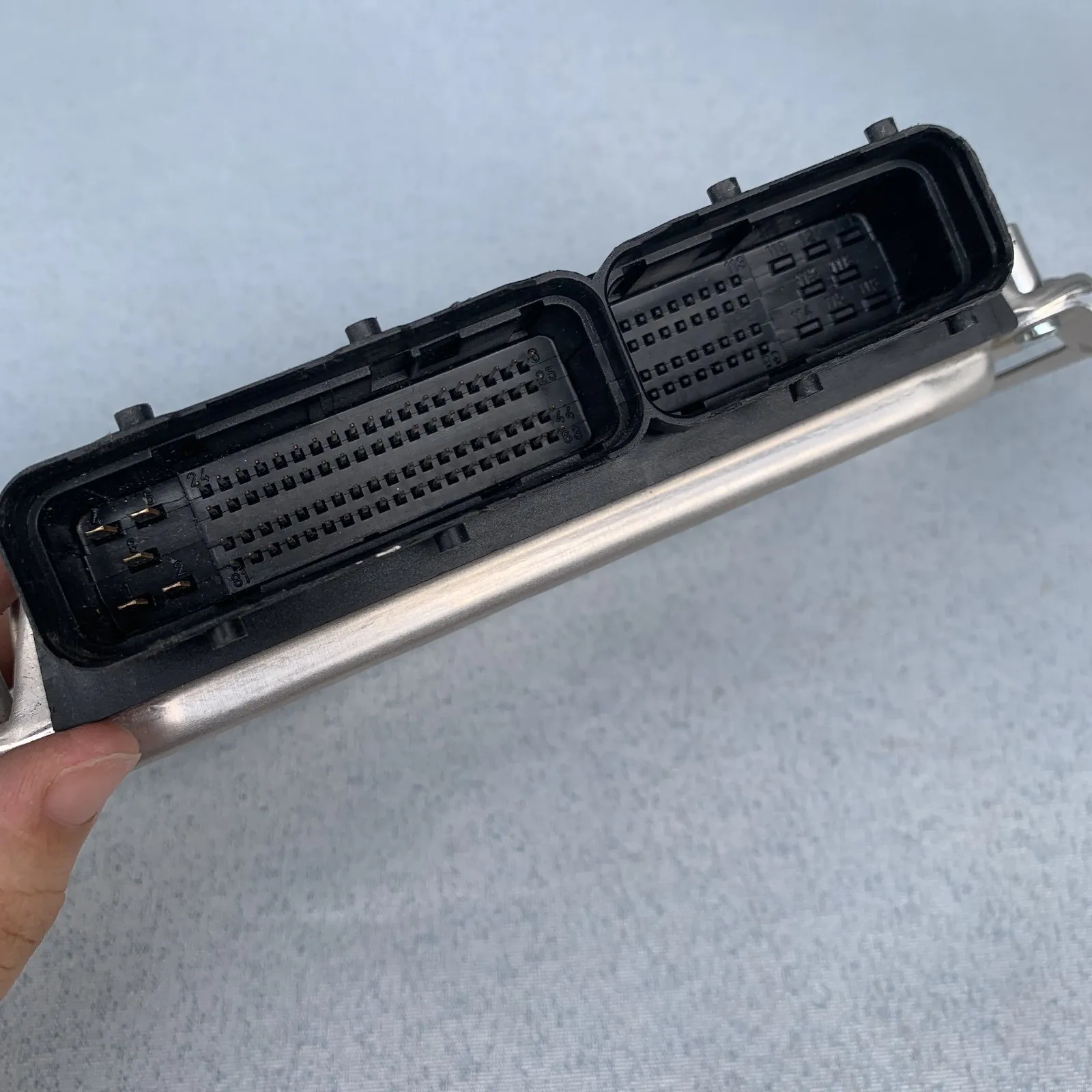 브릴리언스 ECM 엔진 ECU A1A2-4A91-AT-NO용 F01RB0D707 3485066 ME7