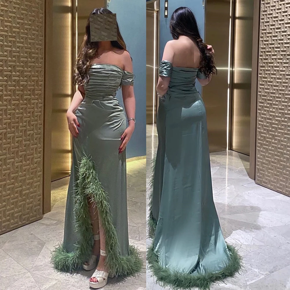 

Prom Gown Off Shoulder Backless High Slit Feathers Boat Neck Satin Pleat Evening Dresses Straight فساتين السهرة 2023 جديده