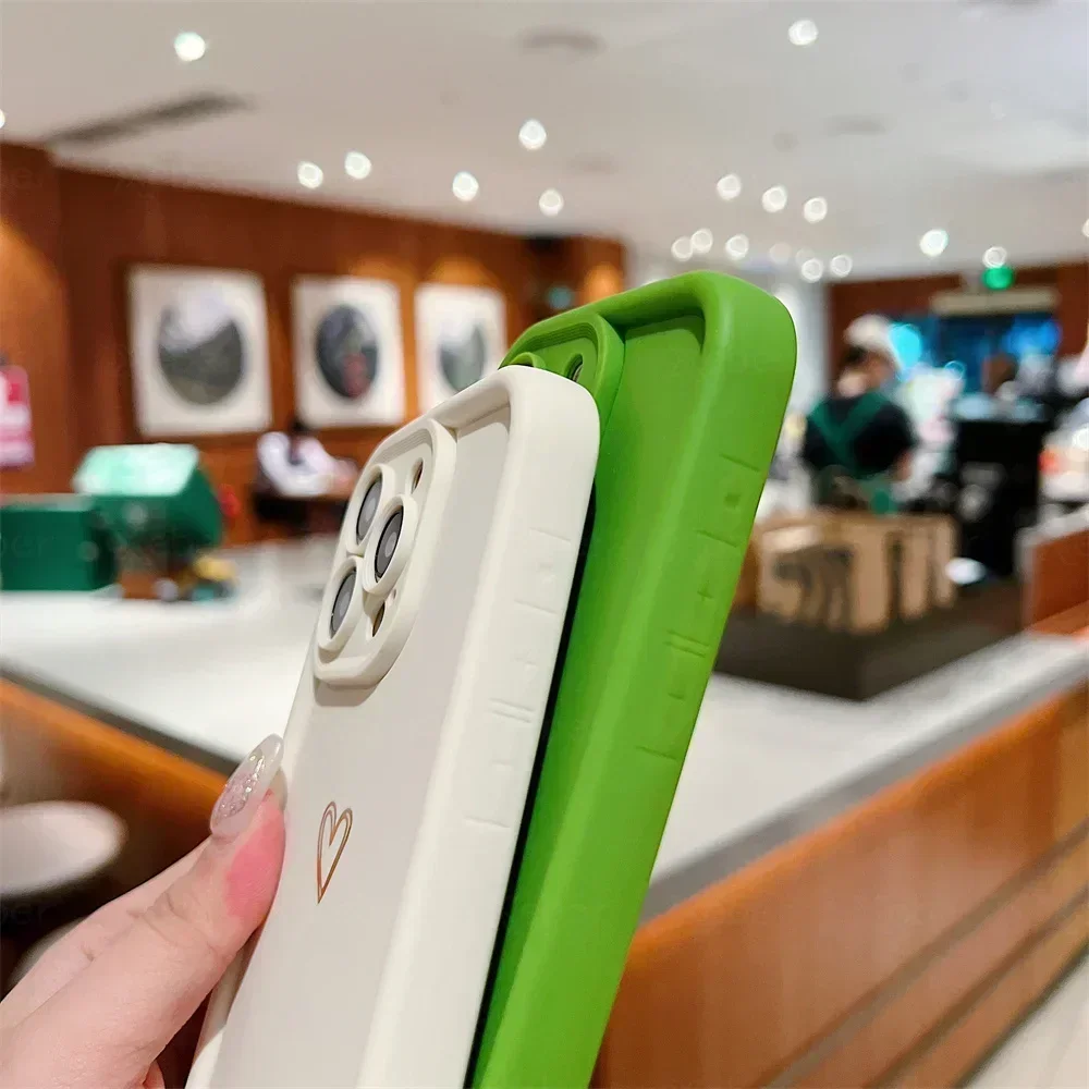 Elegant Love Heart Silicone Phone Case with Crossbody Necklace Strap