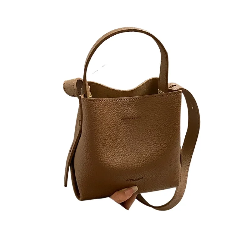 Borsa a secchiello di grande capacità retrò di moda 2025 Nuove borse a tracolla da donna solide versatili con senso avanzato Borsa tote casual - immagine 6