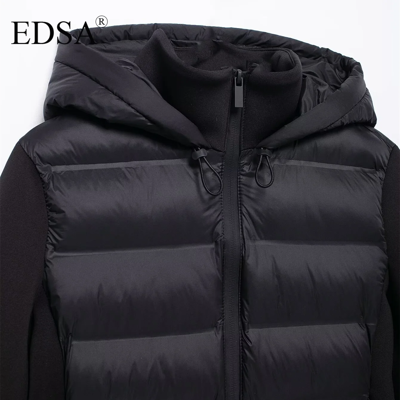 سترة نسائية مبطنة باللون الأسود من EDSA بغطاء للرأس قابل للتعديل مع سدادات ورقبة عالية وأكمام طويلة وجيوب جانبية ملابس خارجية شتوية دافئة