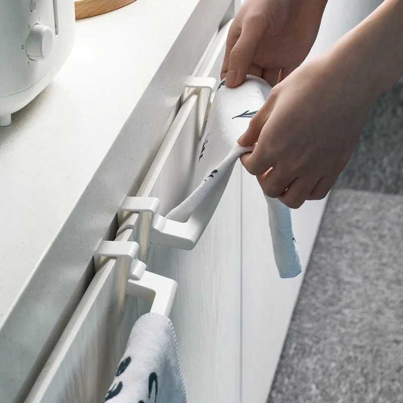 Clip-on No Trace Towel Rack Bathroom Towel Holder Stand Home Storage Hanging Rack Cabinet Door Clip Organizer Kitchen Supplies