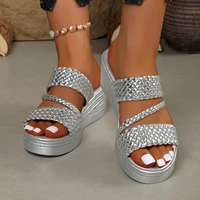 Sandales compensées pour femmes 2026 – Nouveauté été – Chaussures à talons hauts confortables et tendance pour femme – Sandales plateforme fleuries pour l'extérieur 5
