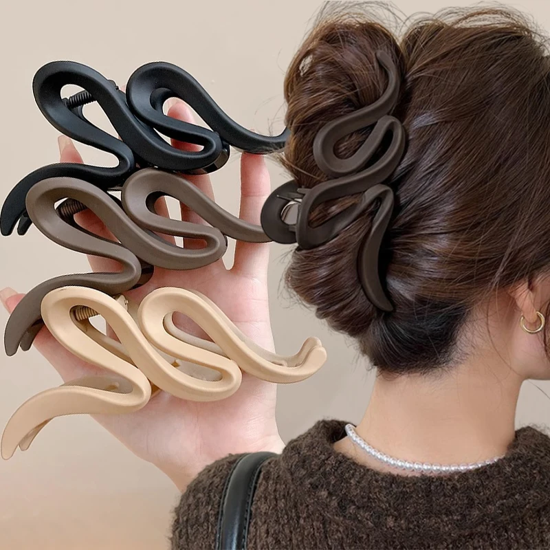 Elegant 13cm Matte Acrylic Wave Hair Claw Clip - 4 Chic Colors