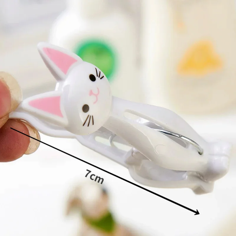 4 Pcs/set Creative Cat Cartoon Clip Bags Strong Plastic Clothes-pin Shape Socks Hanging Pegs Clamps Laundry Photo Holder