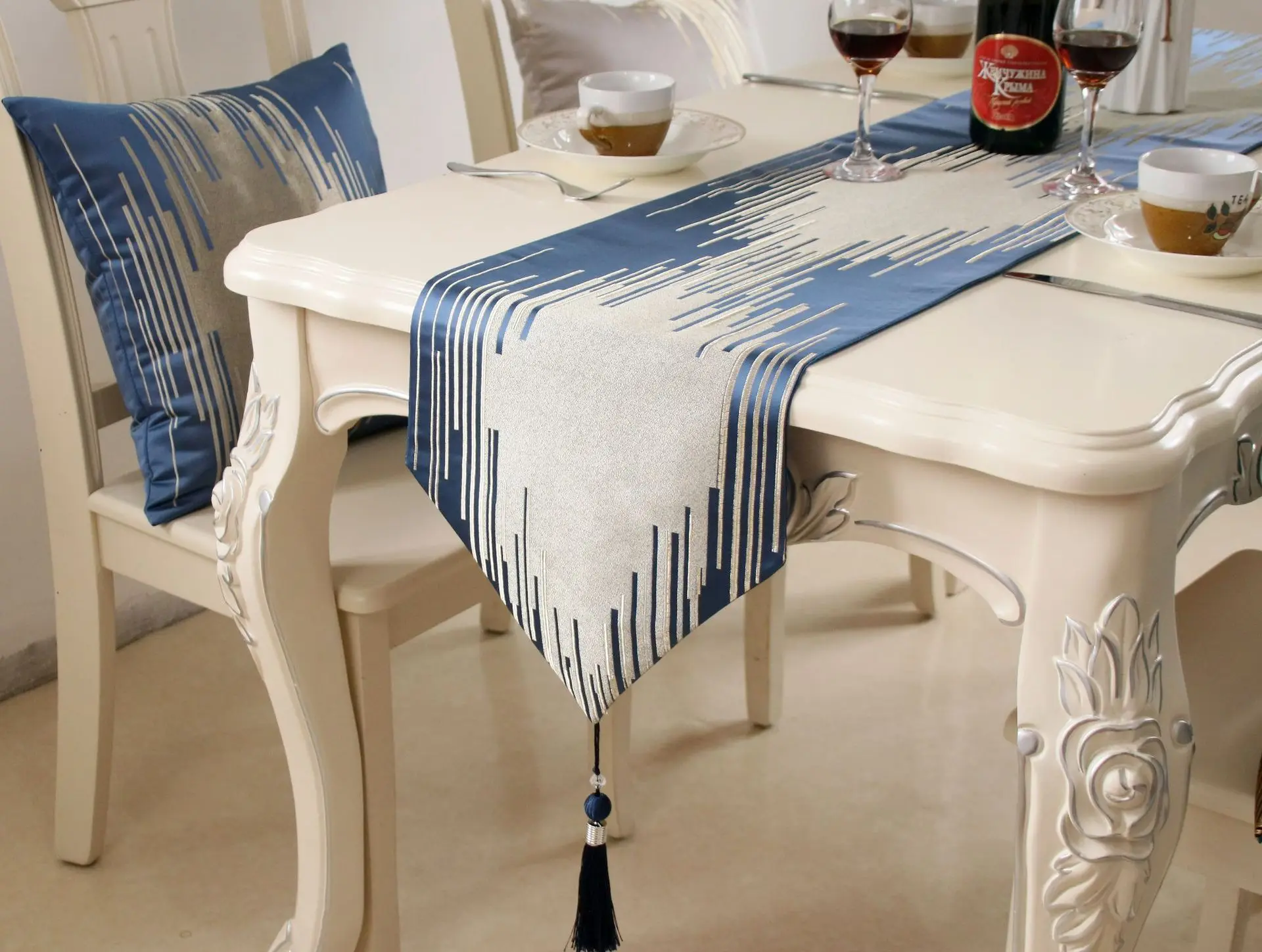 

Light Luxury Series keyboard stripe table runner coffee table shoe cabinet cover cloth hotel model room bed flag decoration