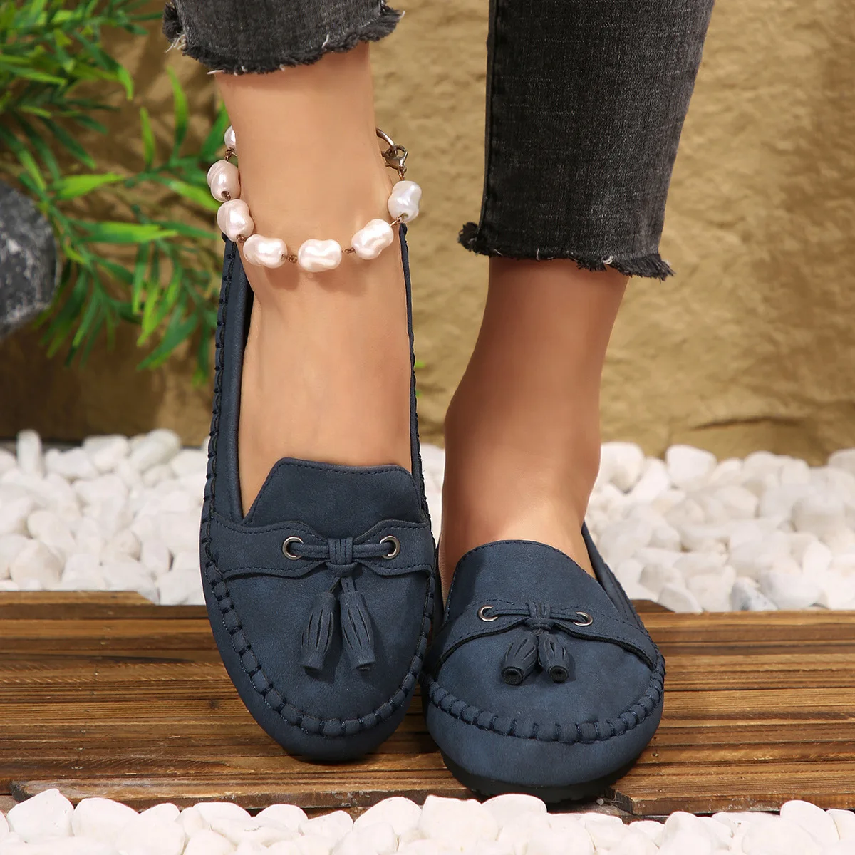 2025 Women's Loafers Spring New Plus Size Round Head Tassel Solid Color Lightweight Anti Slip Leisure Walking Flat Sole Shoes