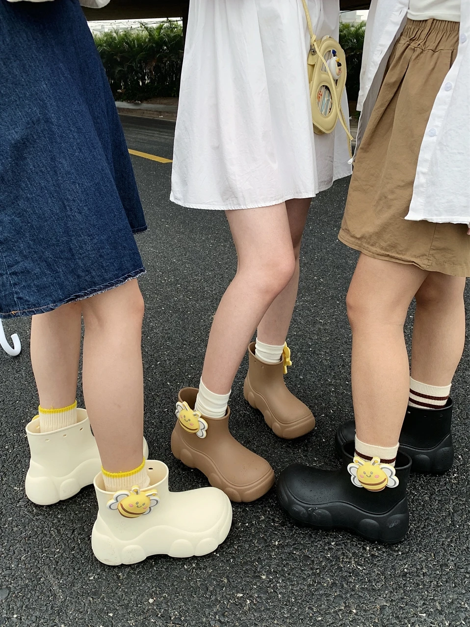 Women Wearing EVA Cute Waterproof Rain Boots For Outdoor Wear Internet Celebrity Little Bee Seasonal Universal Fashion