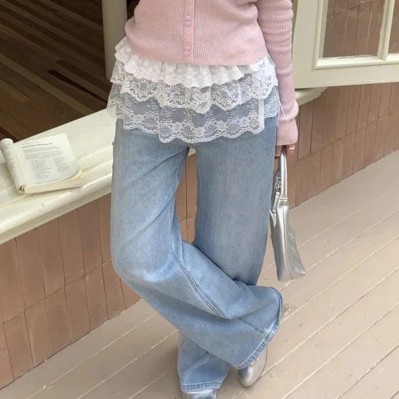 تنورة نصفية نسائية صيفية من الدانتيل الشبكي بتصميم كوري غير منتظم، مزينة بزهور بيضاء، وحافة زخرفية بنمط ستارة، مناسبة للجينز.