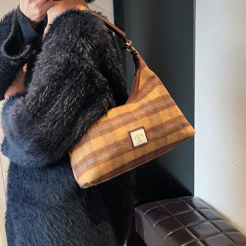 

New Tide Shoulder Bags for Women 2024 Winter Y2K Small CommutePurse Luxury Brand Female Underarm Bag Contrast Color Handbag
