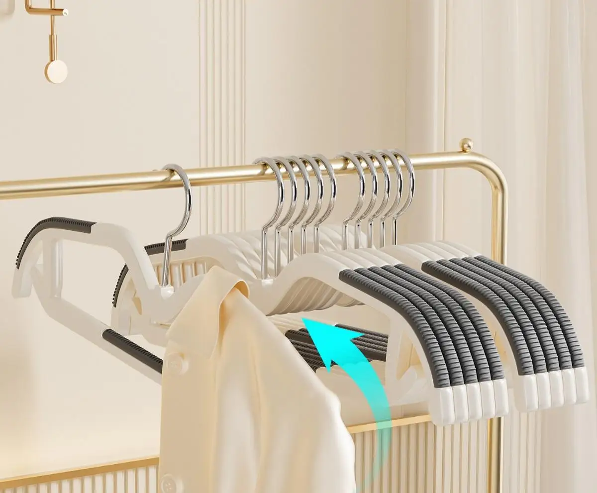 Short Neck Non Slip Plastic Hanger Image 2