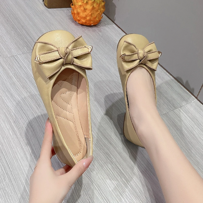

2023 Spring and Autumn New Bow Round Head Shallow Mouth Single Shoes Versatile Temperament Soft Sole Women's Bean Shoes