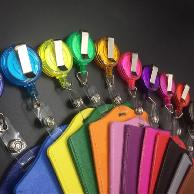 세련된 디자인의 패션 가죽 간호사 의사 학생 배지 릴로 자격증과 카드를 안전하게 보관하고 사용하세요.