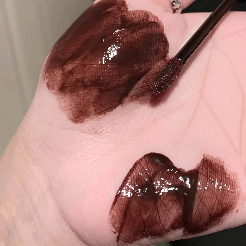 Intense Mirror Shine Moisturizing Lip Glaze in Rich Cherry Red