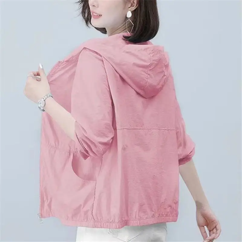 

2024 Women's New Summer Thin Sunscreen Coats Female Casual Sun Protection Jacket Ladies Zipper Loose Hooded Overcoats S08