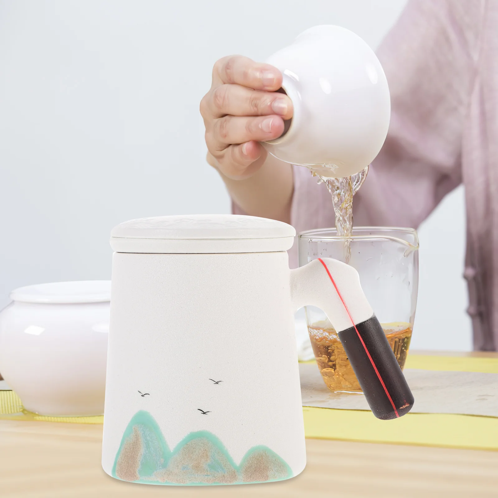 

1 Set Lidded Infuser Tea Cup Ceramic Filtering Tea Drinking Cup with Box