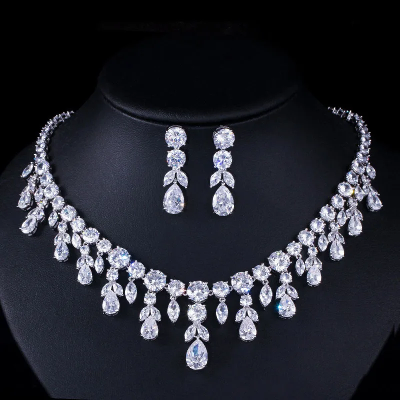 

Luxury AAA Cubic Zirconia Necklace Earrings Set Crystal Water Drop Pendant Choker Bridal Women Wedding Party Jewelry Sets Gifts