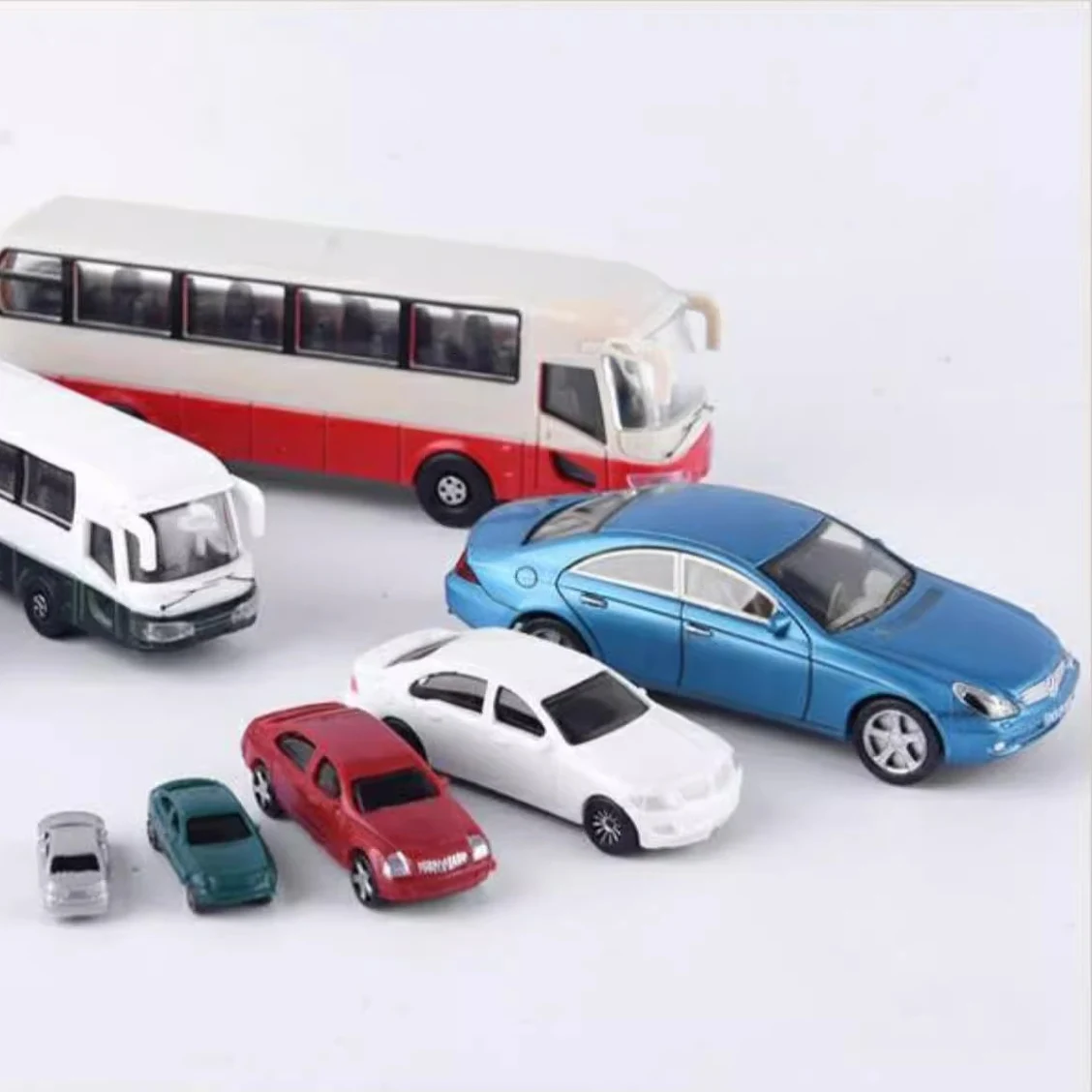 1:50 1:100 1:150 1:200 Scale Dollhouse Miniature Car Container Truck Bus Model Car Toy Doll Decor Toy Train City Street Building 2