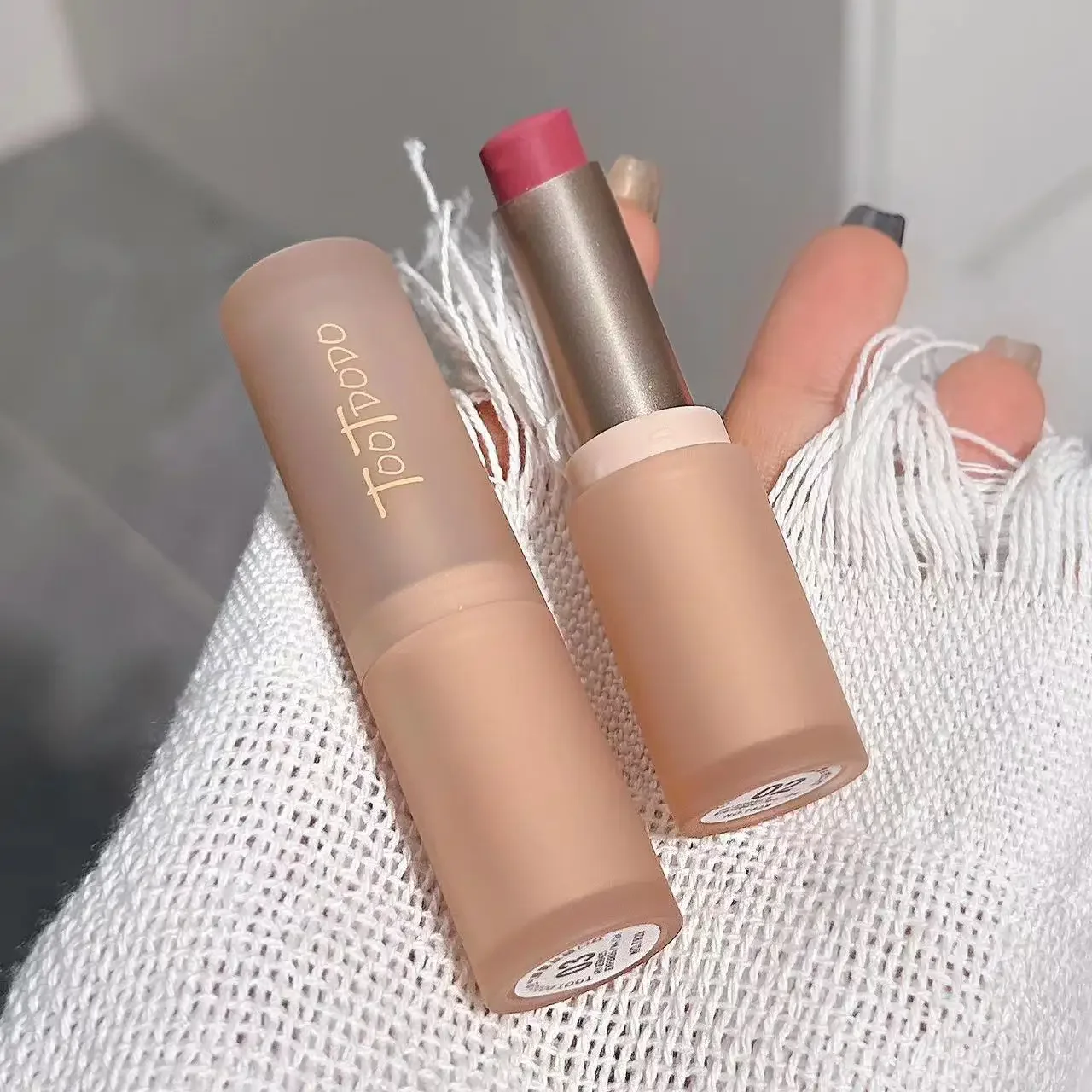 

Sdatter Toot Dodo Air Mist Velvet Lipstick Improves the Color Lasting and Non staining Cup Soft Mist Matte Nude lipstick