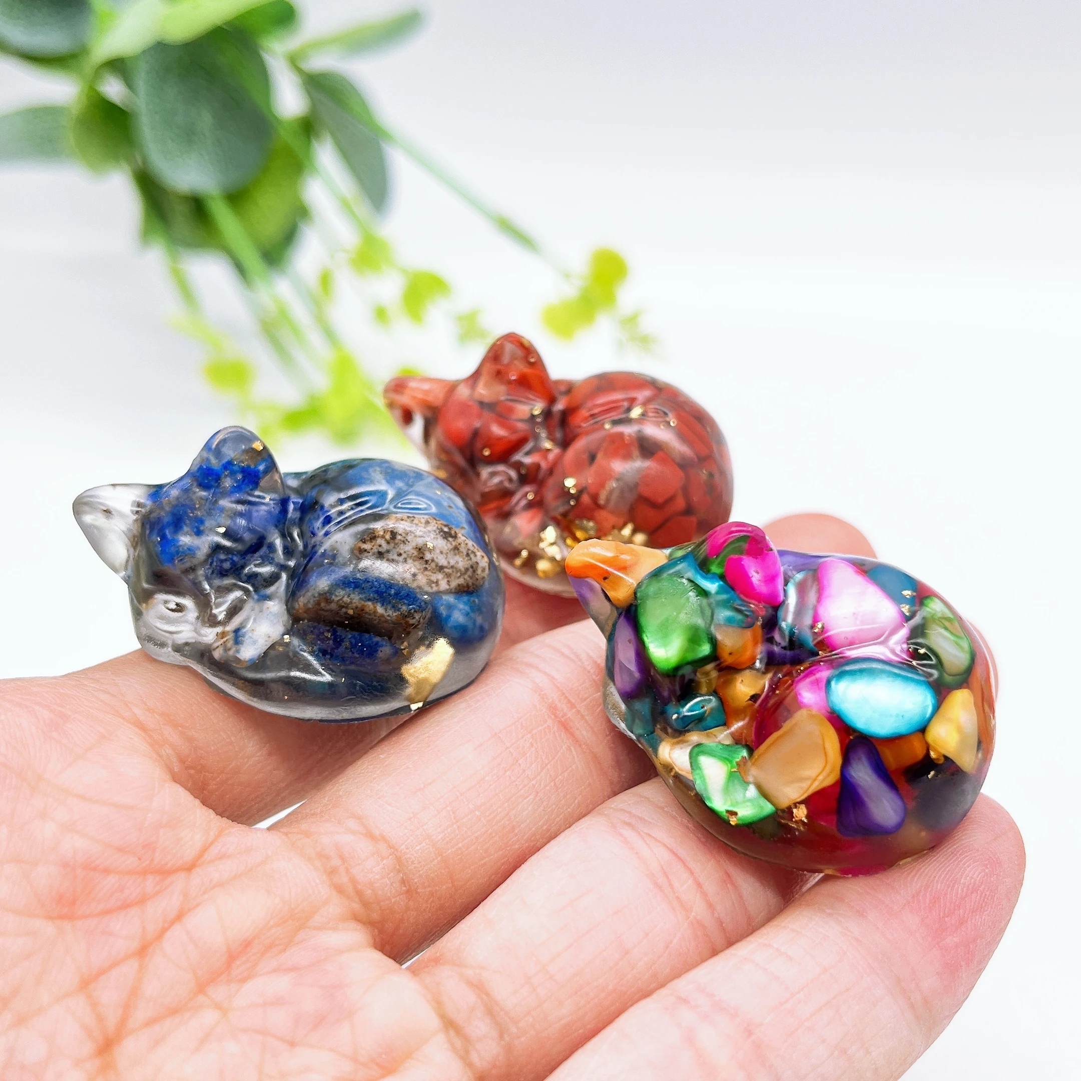 4CM Natural Crystal Stone Gravel Sleep Cat Figurine Resin