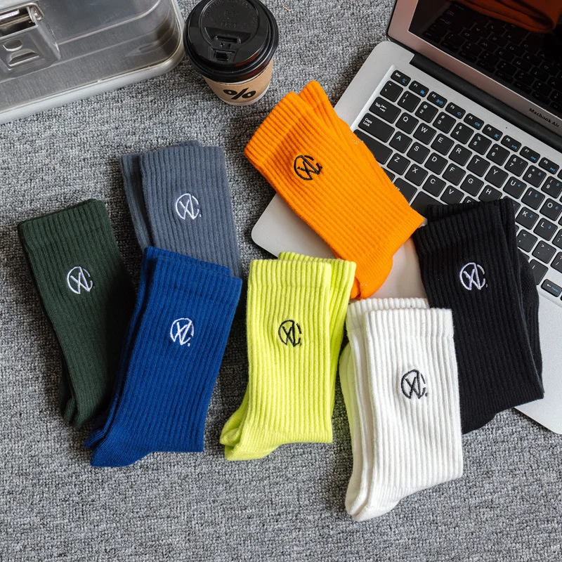 

Retro Sports Casual Style New Solid Color Embroidery Pattern Thickened Towel Bottom Cotton Breathable Comfortable Socks for Men