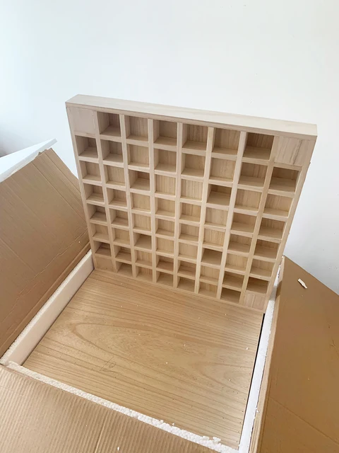 ญี่ปุ่นเป็นมิตรกับสิ่งแวดล้อมเคลือบเงาไม้สนธรรมชาติ QRD Acoustic Diffuser แผง 60x60x7 ซม.สําหรับ Home Studio Theater Room Sound Treatment 1