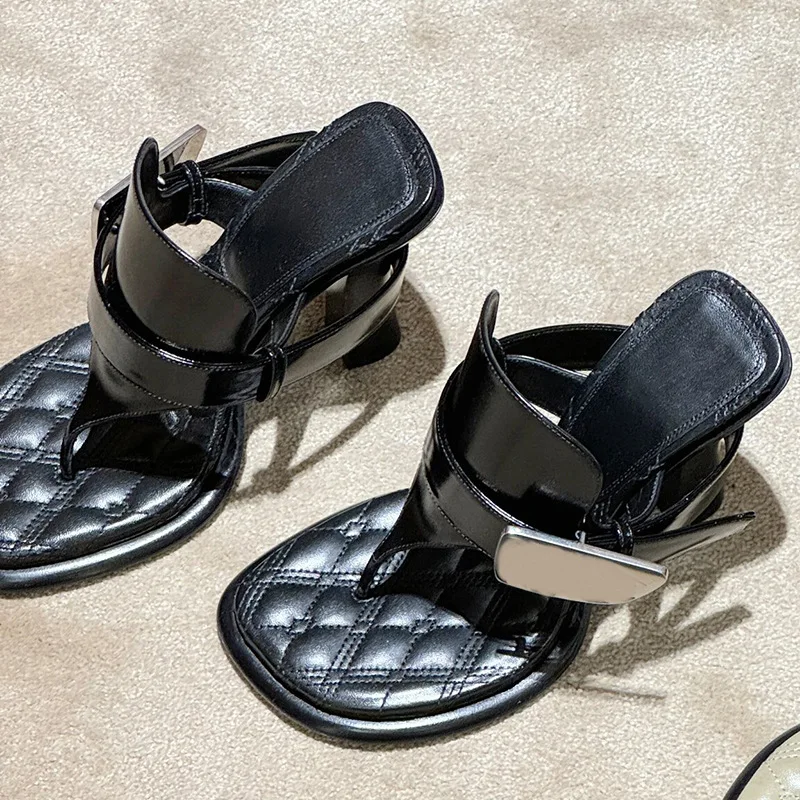 Crowdsourced Design Clamping High Heel Sandals for Women 2024 Summer New Fashion Spicy Girl Metal Button High Heel Sandals