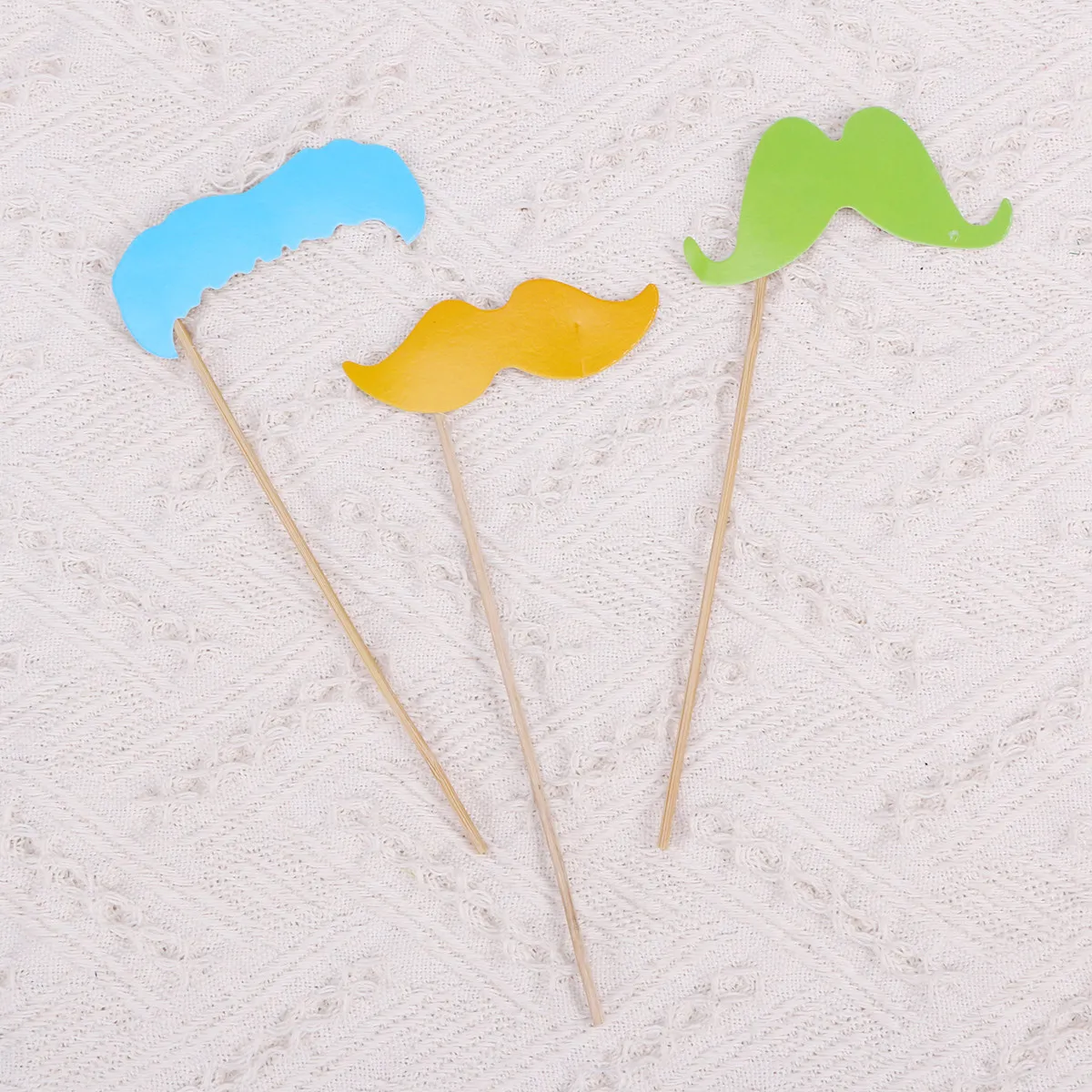 20Pcs 생일 사진 소품 키트 튼튼하고 부드러운 카드지 DIY 셀카 액세서리 웨딩 파티 사진 부스 재미있는 생일
