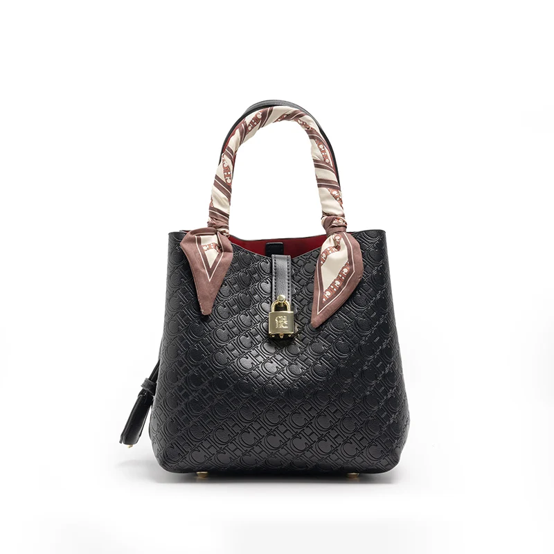 حقيبة كتف نسائية من علامة CH Fashion التجارية، بتص...